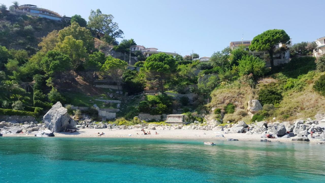 La Dimora Degli Artisti Bed & Breakfast Catanzaro Luaran gambar